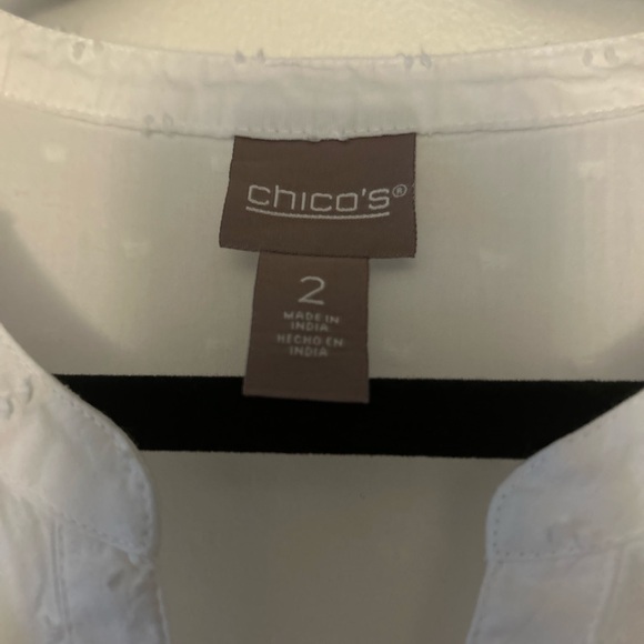 Chico’s Embroidered Lace Popover Top Size 2 New w/o tags - Picture 2 of 4